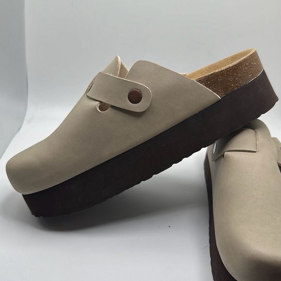 CUSHIONAIRE Women's Cork Footbed Platform Clog 8 SAND - Picture 7 of 8